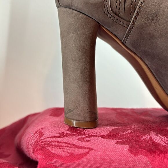 Vince Camuto Fateen Ankle Taupe Leather Booties 3 1/2” Heel Size 7 - Picture 7 of 16